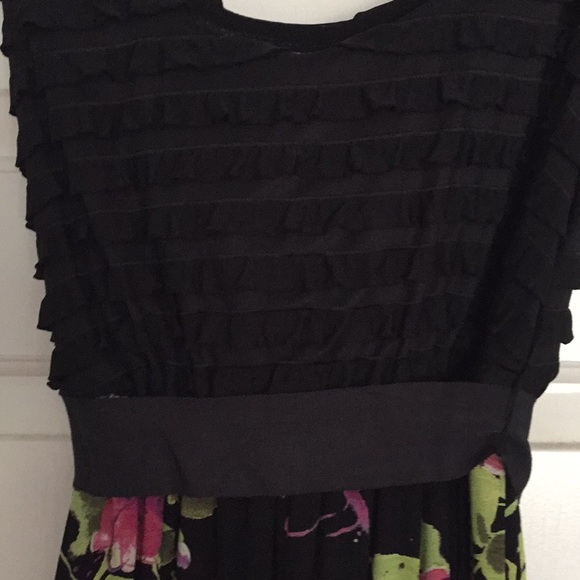 Lovely Anthropologie top - Picture 5 of 8